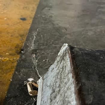 Forum İstanbul AVM Otoparkındaki Güvenlik İhmali Aracımın Lastiğini Patlattı