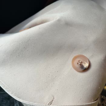 Alvina Online Mağazasında Ayıplı Trençkot Tüylenmesi Ve İade Talebi