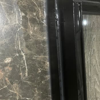 Dizayn Grup Duşakabin Montajı ve Silikon Uygulamasında Sürekli Su Sızdırması