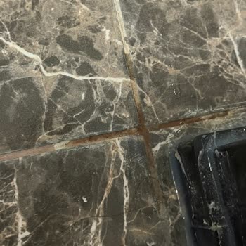 Dizayn Grup Duşakabin Montajı ve Silikon Uygulamasında Sürekli Su Sızdırması