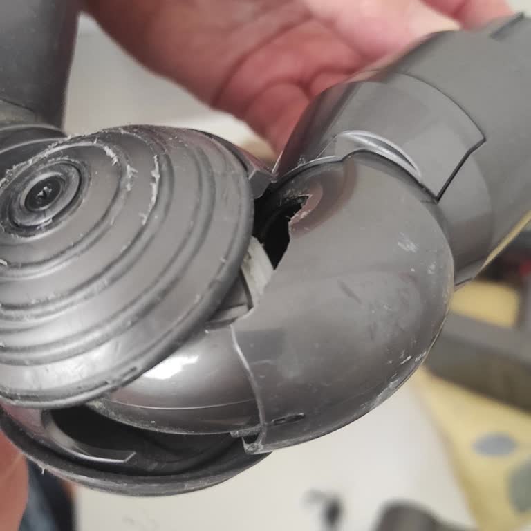 Dyson V11 Extra Sv28 Motorhead Bağlantı Kırılması Üretim Hatası Ve Ücretsiz Değişim Talebi