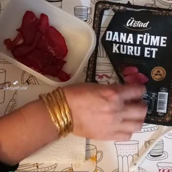 A101 Üstad Marka Dana Kuru Fümeden Minik Bir Kemik Çıktı!