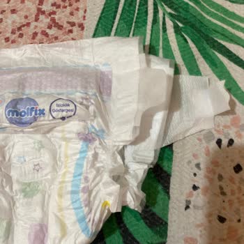 BİM’den Alınan Molfix 4 Numaralı Bezlerde Yapışkan Eksikliği Ve Telafi Talebi