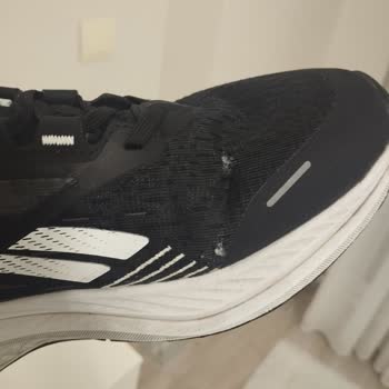 Reebok Daft Run Ayakkabısının Kısa Sürede Yırtılması İçin İade Reddi