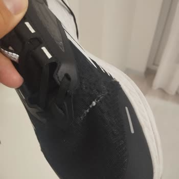 Reebok Daft Run Ayakkabısının Kısa Sürede Yırtılması İçin İade Reddi