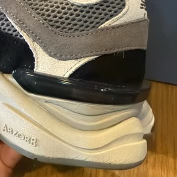 Defolu New Balance Ayakkabı Ve Kaba Müşteri Temsilcisi İletişimi