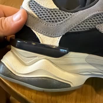 Defolu New Balance Ayakkabı Ve Kaba Müşteri Temsilcisi İletişimi