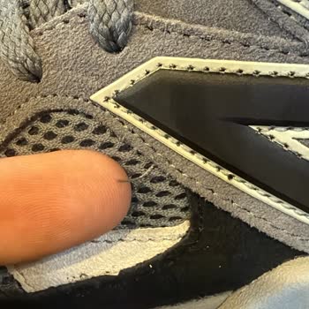 Defolu New Balance Ayakkabı Ve Kaba Müşteri Temsilcisi İletişimi