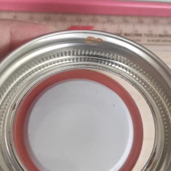 Karaca Ürünleri İlk Yıkamadan Hemen Sonra Kavanozların İki Kapağında Paslanma Oluştu