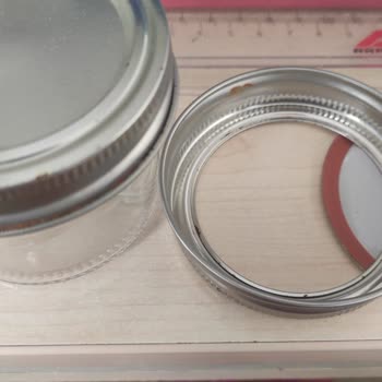 Karaca Ürünleri İlk Yıkamadan Hemen Sonra Kavanozların İki Kapağında Paslanma Oluştu