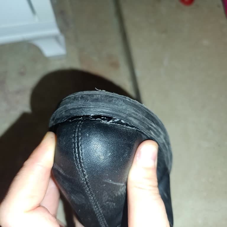 Botun Ön Kısmı Açıldı Ve İade Reddedildi; Tamir Edilen Ürünle Yetinmek İstemiyorum