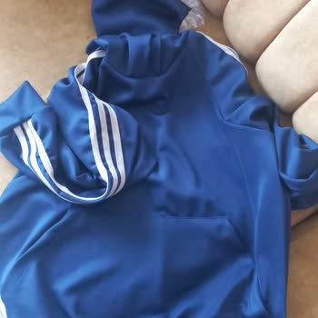 Ücretini Ödedim, Eşofman Takımım Yarım Ve Diğeri Yok