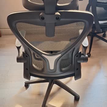 Adore Full Ergonomic Koltukta Vidaların Kırılması Ve Değişim Talebi