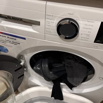 Birkaç Ay Sonra Bosch Çamaşır Makinesinde Su Sızıntısı Ve Parça Kopması