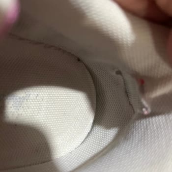 Kısa Sürede Yırtılan Kinetix Ayakkabı İçin Değişim Talebi