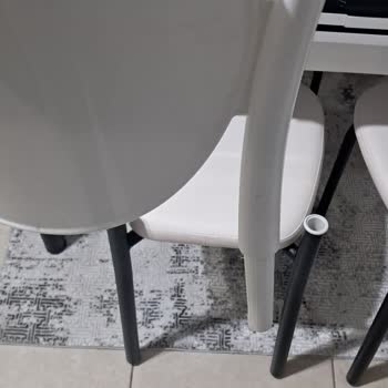 Garanti Süresi Devam Eden Mutfak Sandalyelerinde Çözülmeyen Arıza Ve İlgisiz Servis