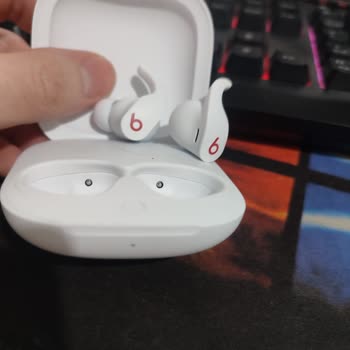 Hepsiburada’da Tekrarlanan Arızalı Beats Kulaklık Ve Yanıltıcı Değişim Süreci