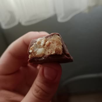 Ülker Çikolatasında Yabancı Madde Görülmesi Gıda Güvenliği Endişesi