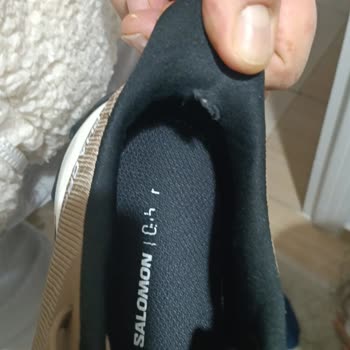 Ayakkabının İç Astarı Kısa Sürede Yırtıldı, Mağaza Çözüm Sunmadı