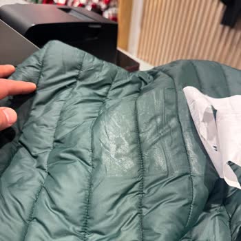 Mavi Erkek Montunda Kabarma, Dikiş Ve Etiket İzleri Çözülmedi