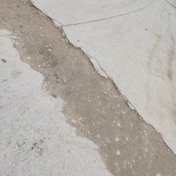 İnegöl'de Yeni Yollar Çukur Bataklığa Dönüştü, Acil Onarım Talebi