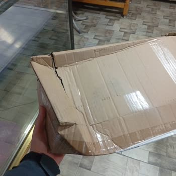 Aras Kargo Paketi Yetkisiz Olarak Fırına Bırakıldı Ve Hasar Görmüş