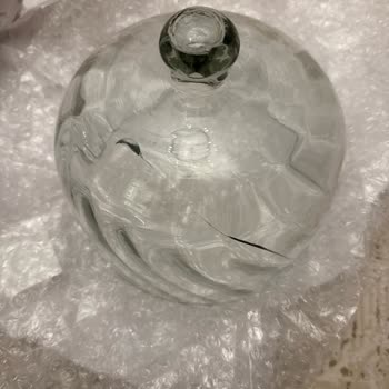 Cam Fanuslu Kek Standı Kırık Geldi; Paketleme Yetersiz Ve Kabul Edilemez