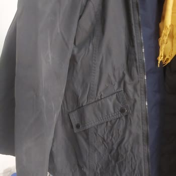 Dryking Başiskele Şubesinde Kuru Temizleme Sonrası Montum Yanmış Ve Buruşmuş