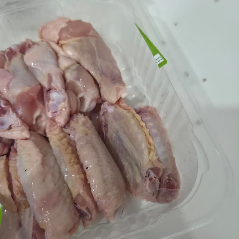 Sağlık Riski Taşıyan Bozulmuş Piliç Kanat Ürünü İçin İade Talebi