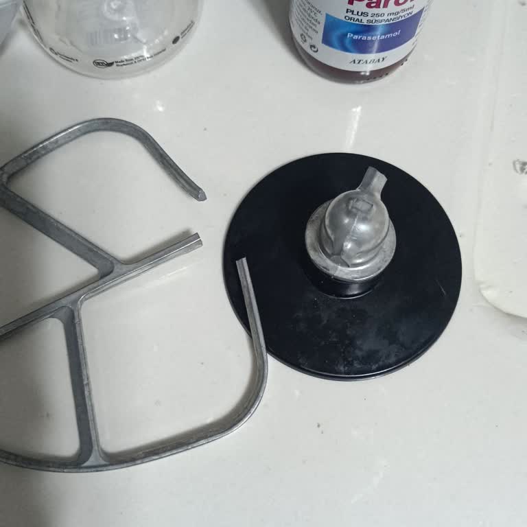 Sinbo Hamur Yoğurma Makinesinin Parçası Kısa Sürede Kırıldı