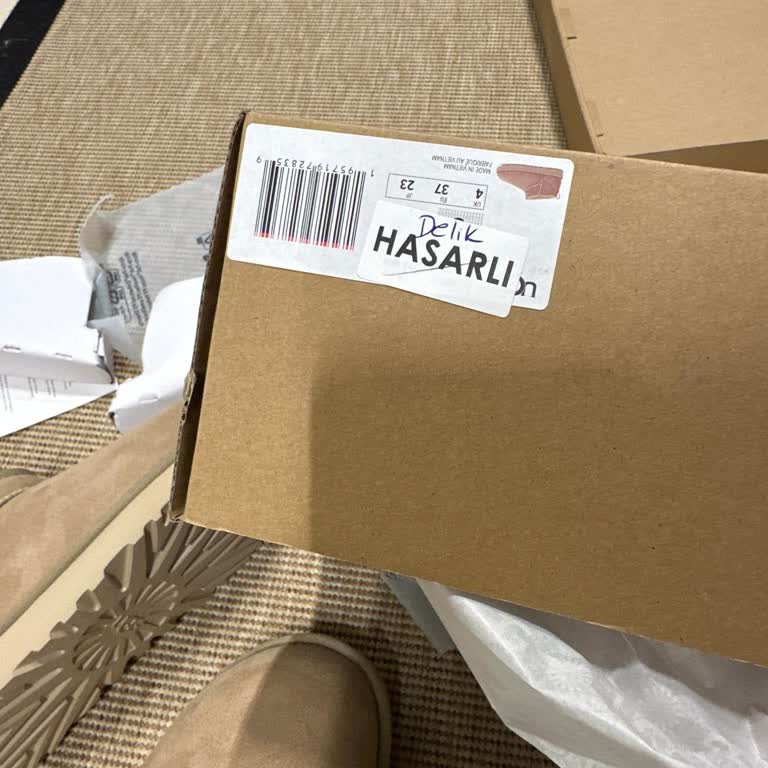Defolu Ugg Ürünü Ve Sipariş Görünmeme Sorunu İle İade Talebi