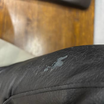 Zara'da 12 Gün İçinde Deri Cekette Kol Soyulması Ve Görünüm Bozulması