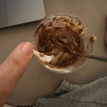 Brownie İçinde Plastik Parça: Sağlık Riski Ve Ücret İadesi Talebi