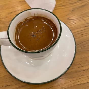 Duble Kahve Ücreti Alınmasına Rağmen Yarım Kahve Ve Çözüm Sunulmaması