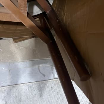 Hasarlı Sandalyeler Ve İade Sürecindeki Müşteri Mağduriyeti