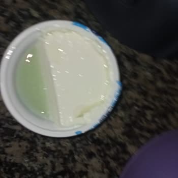 Sakarya Şeker Mahallesindeki Hakmar Şubesinden Güneşoğlu Yoğurdunun Yarı Boş Çıkması