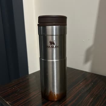 Stanley Neverleak Termosumda Boya Soyulması Ve Garanti Reddi