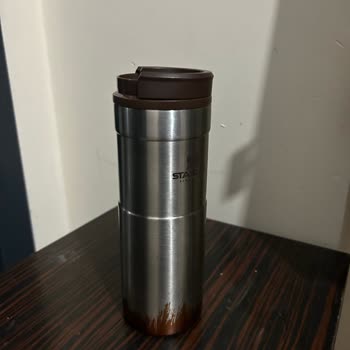 Stanley Neverleak Termosumda Boya Soyulması Ve Garanti Reddi