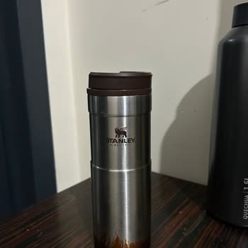 Stanley Neverleak Termosumda Boya Soyulması Ve Garanti Reddi