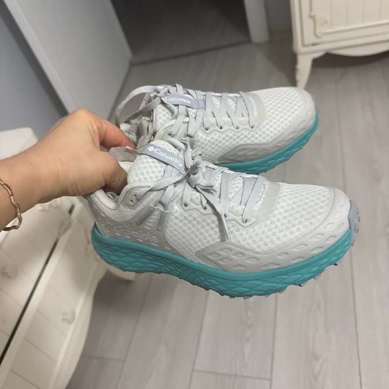 Yurt Dışından Gelen Columbia Ayakkabısının Türkiye Mağazalarında Beden Değişimi İçin Yardım Talebi