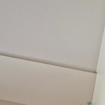 Yanlış Renkli Kollar, Çıkarılamayan Lekeler Ve İade Reddi