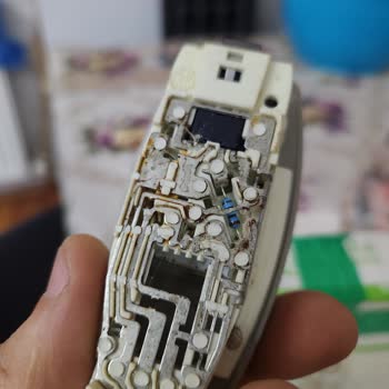 Kapalı Paketten Çıkan İkinci El Çizik Ve Çalışmayan LED Tavan Aydınlatması