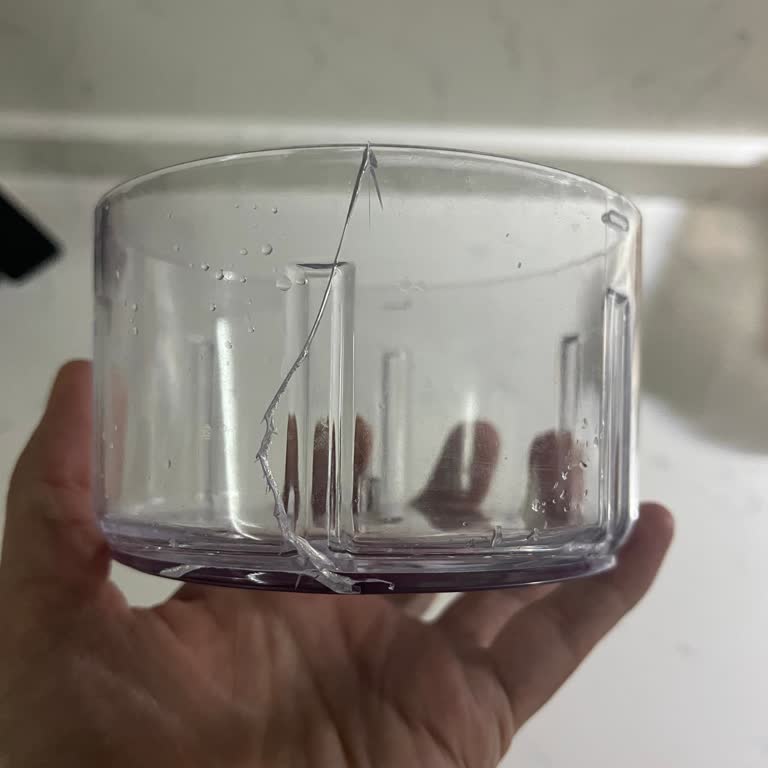 Tefal El Rondosunda Kısa Sürede Çatlama Ve Mağazanın Sorumluluk Reddine Karşı Çözüm Talebi