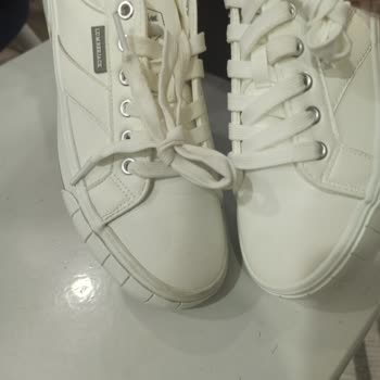 FLO Ayakkabı Kullanılmış Ve Kirli Ayakkabı Geldi, Yeni Ürün İstiyorum