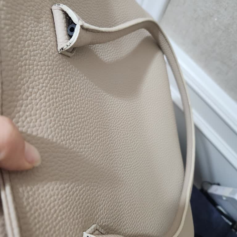 Mersin Forum Hotiç Mağazasından Çanta Sapında Yırtılma Ve Değişim İadesi Talebi