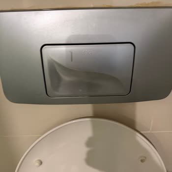 Jura Hotels Afyon Termal Kirli Odalar Ve Çözümsüz Havuz Şikayeti: İade Talebi