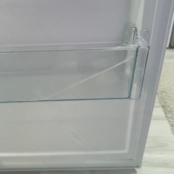 Siemens Buzdolabında Kapı Rafı Kırık Ve Gizlenmiş; Ücretsiz Değişim Ve Özür Talebi