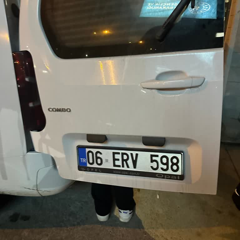 Kuryenin Saygısız Davranışı Ve Yanıltıcı İade İşlemi