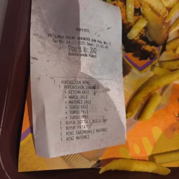 İzmir Bornova Popeyes Şubesinde Profesyonellik Ve Ürün Kalitesi Sorunu