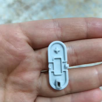 Philips Akua Plus 7000 Süpürge Başlığındaki Temizleme Düğmesi Kırıldı Garanti Onarım Talebi